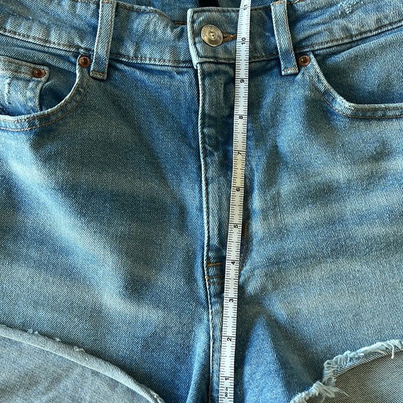 EUC H&M High Rise Denim 2” Inseam Shorts - Picture 6 of 6